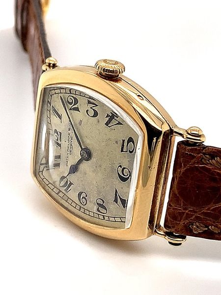 Datei:Patek Philippe Gondolo Tonneau ca. 1920 (2).jpg