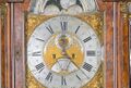 Amsterdamer Bodenstanduhr, Harfenuhr, Jan Heijer, Zifferblatt Detail mit Signatur.jpg