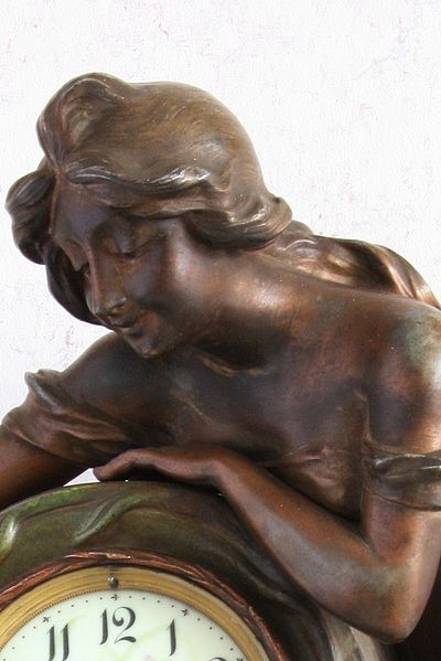 Datei:Vincenti & Cie Art-Nouveau Pendule (4).jpg
