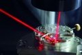 Der Laser des Schwingungsmessgeräts.jpg