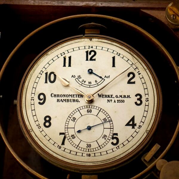 Datei:Chronometerwerke GmbH Wempe, Hamburg, Schiffschronometer No. 2330 ca. 1938 (4).jpg
