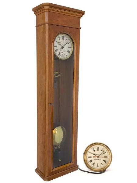 Datei:Peyer, Favarger & Cie. elektrische Präzisionspendeluhr mit elektrischer Hemmung nach Hipp mit hängender Palette und Nebenuhr ca. 1920 (01).jpg