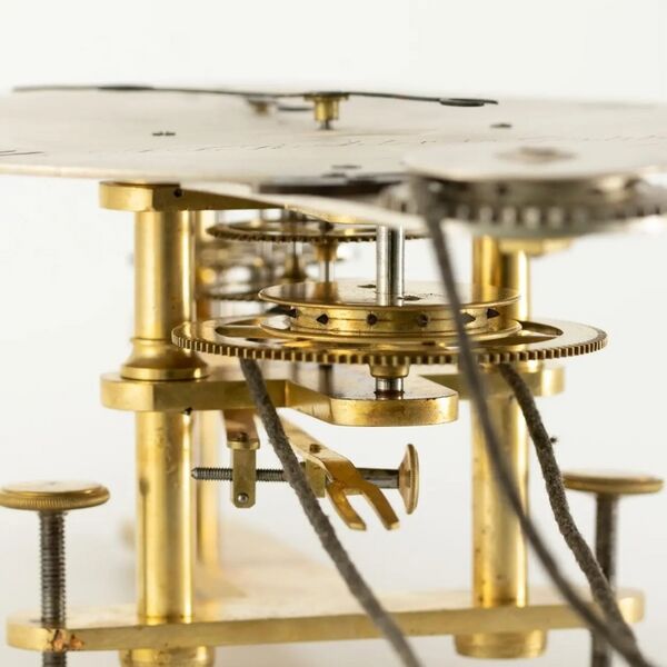 Datei:J. F. Richter in Görlitz - Johann Heinrich Seyffert in Dresden Bodenstanduhr, ca. 1800 - 1825 (13).jpg
