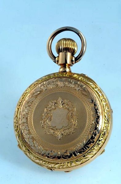 Datei:Perret Augustin Le Locle pocketwatch case back.jpg
