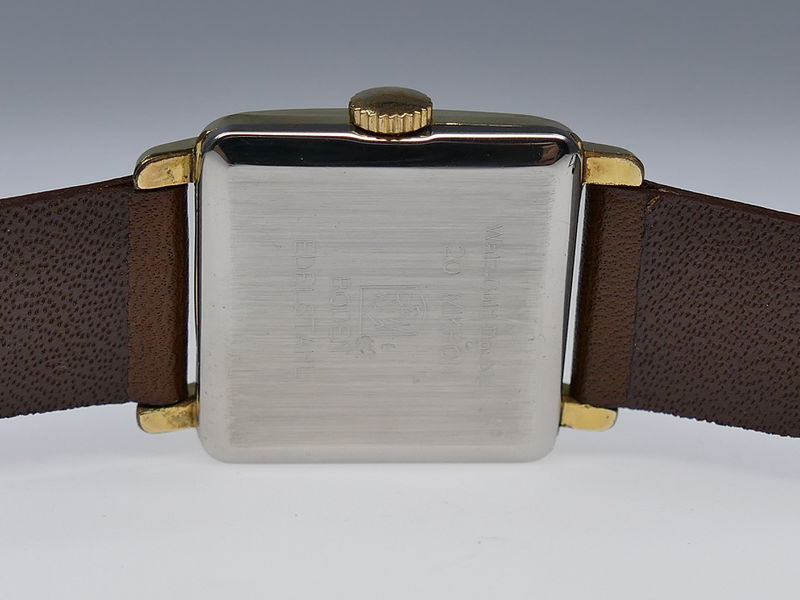 Datei:UMF Herrenarmbanduhr mit UMF 29-80 K151 RS.jpg