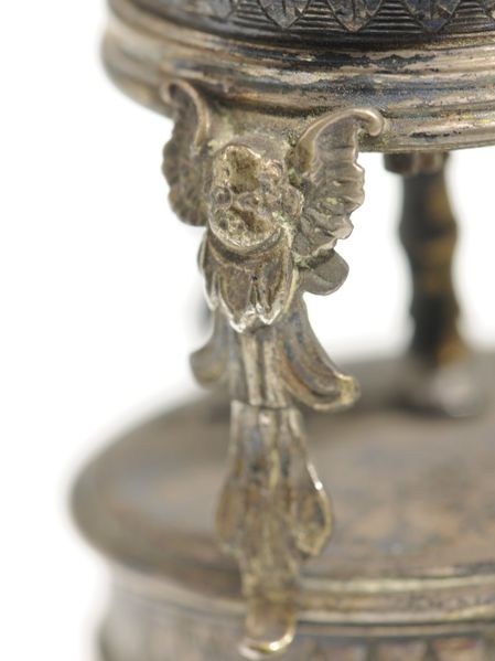 Datei:W. Burnett, London, Werk Nr. 5439, circa 1700 (4).jpg