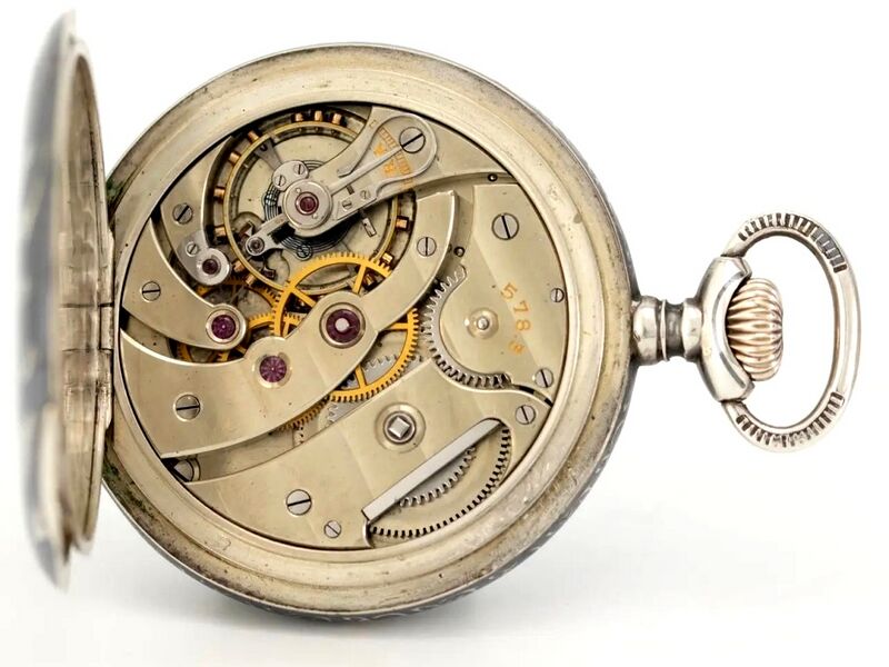 Datei:Ecole d'Horlogerie Le Sentier Schul-Taschenuhr im Niello-Silbergehäuse ca. 1920 (5).jpg