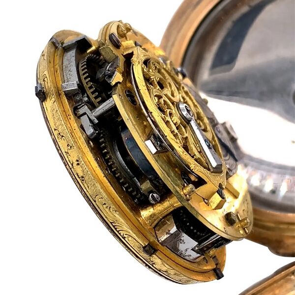 Datei:Varin à Chalon, Spindeltaschenuhr mit Viertelstundenrepetition und reich verzierten Chatelaine, ca. 1785 (10).jpg