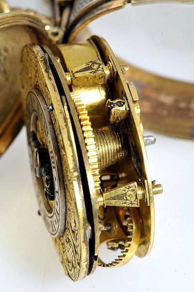 Datei:David Bouguet London pocket watch movement site.jpg