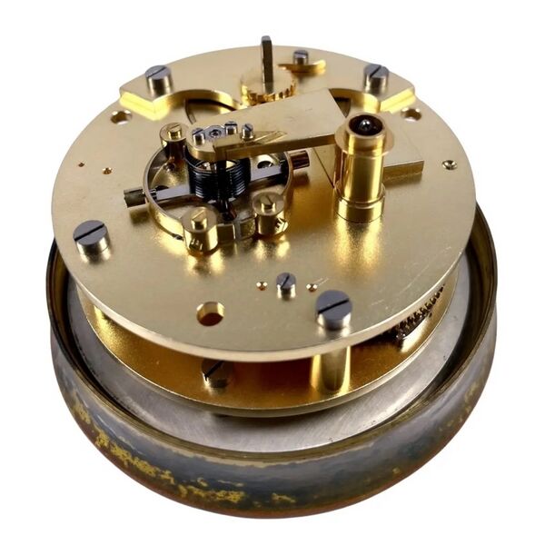 Datei:L. Leroy & Cie. Kleine Torpedo-Boots-Chronometer mit 36h Gangreserve und Holzschatulle ca 1890 (07).jpg