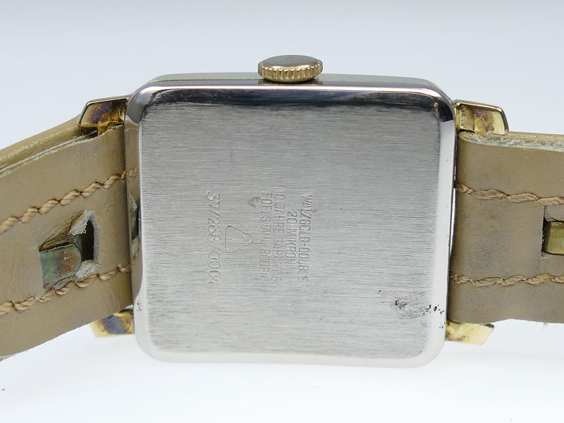 Datei:UMF Herrenarmbanduhr mit UMF 29-80 E780 RS.jpg
