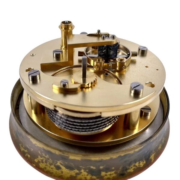 Datei:L. Leroy & Cie. Kleine Torpedo-Boots-Chronometer mit 36h Gangreserve und Holzschatulle ca 1890 (08).jpg