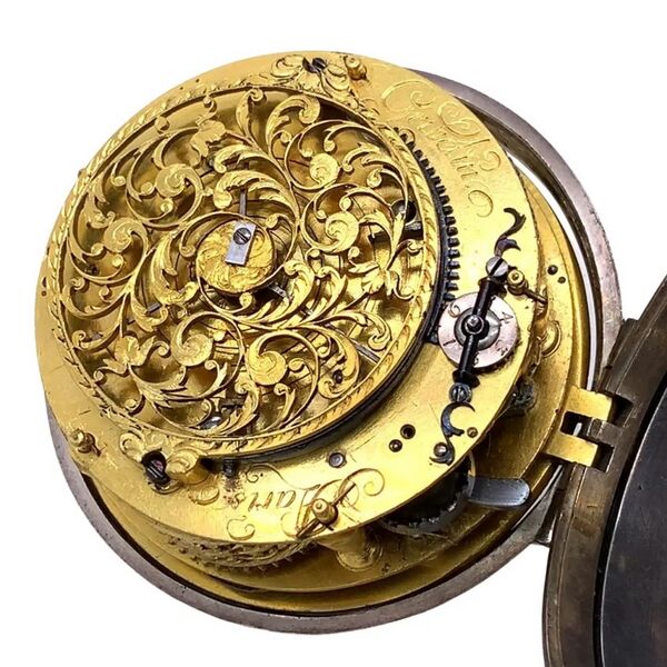 Datei:Nicolas Gribelin, einzeigrige Pariser Louis XIV Oignon Karossenuhr mit Wecker ca. 1700 (11).jpg