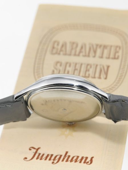 Datei:Junghans Armbanduhr mit Wecker, 35 mm, circa 1955 (4).jpg