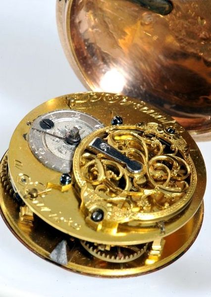 Datei:De Perseval à Paris pocketwatch movement.jpg