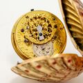 Francois Louis Chavanne, Goldemail-Anhängeuhr in Form einer Jakobsmuschel, ca. 1795 (7).jpg