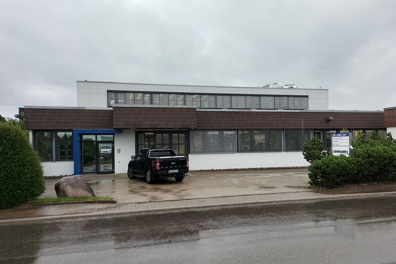 Datei:Lehmann Uhren und Präzision GmbH, Hardt.jpg
