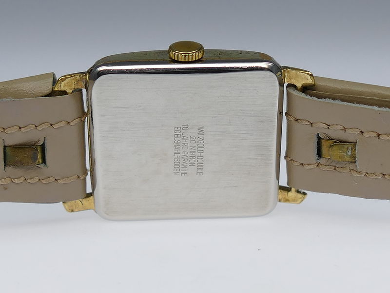 Datei:UMF Herrenarmbanduhr mit UMF 29-80 C016 RS.jpg