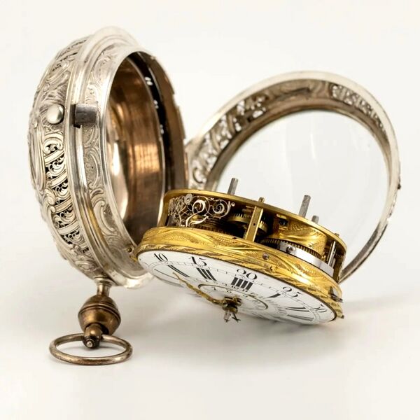 Datei:Julien Le Roy, Kutschenuhr mit Viertelstunden-Stundenrepetition, Wecker, Monats- und Datumsanzeige ca. 1760 (16).jpg