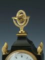 Gaston Jolly á Paris, Directoire Amphoren Vasen-Pendule mit Armillarsphäre, ca. 1790 (2).jpg