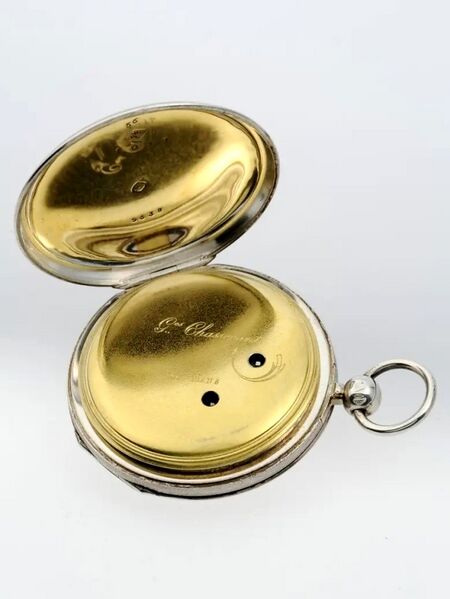 Datei:Georges Chassevant au Mans, Herrentaschenuhr mit Regulatorzifferblatt, Datum, Geh. Nr. 1021 5638, circa 1820 (3).jpg