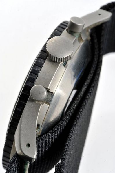 Datei:Sinn Heuer Bundeswehr Geh Nr 8218 Cal Valjoux 230 site.jpg