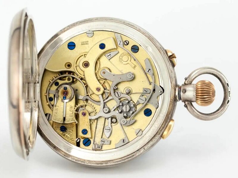 Datei:The Winner - Taschenuhr mit Schleppzeigerchronograph, Regulatorzifferblatt und Datum ca. 1900 (3).jpg