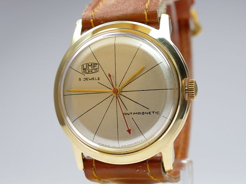 Datei:UMF Herrenarmbanduhr mit UMF 23-42 af.jpg