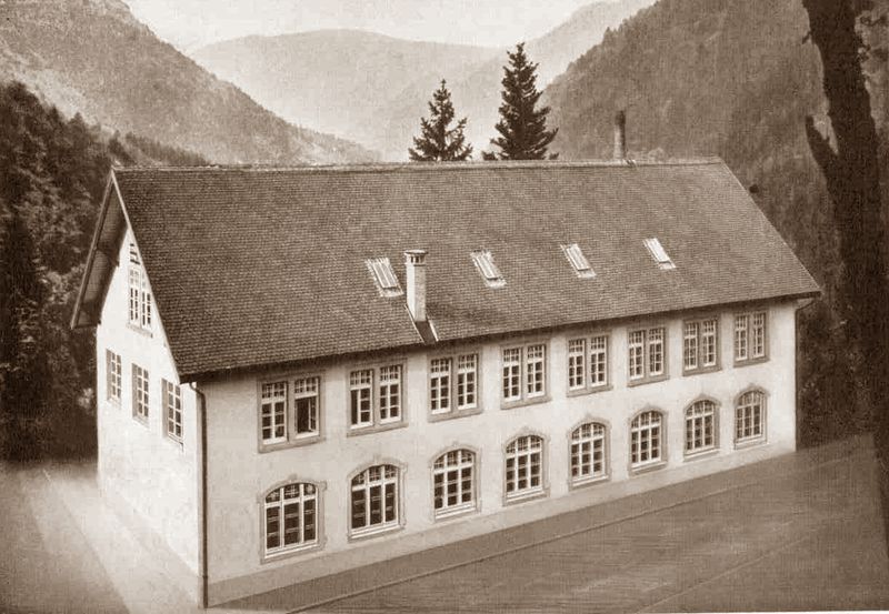 Datei:Hanhart Produktionsgebäude Gütenbach 1939.jpg