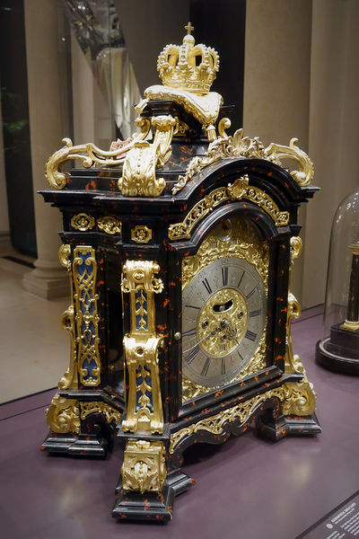 Datei:Pater Johannes Klein Geografische Tischuhr 8.JPG