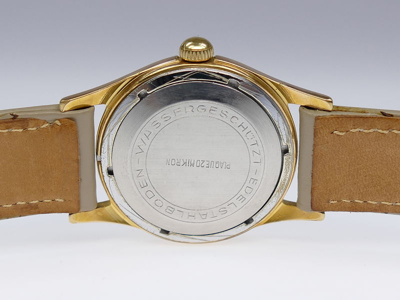 Datei:UMF Herrenarmbanduhr mit UMF 29-80 U894 RS.jpg