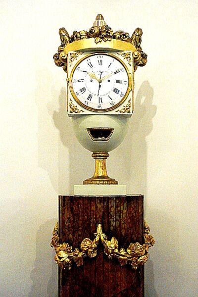 Datei:Josef Ruetschmann Bodenstanduhr (2).jpeg