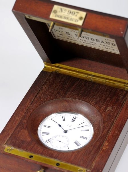 Datei:Emmanuel Boudeaud, Horloger de la Marine, Paris, Werk Nr. 907, circa 1900 (1).jpg