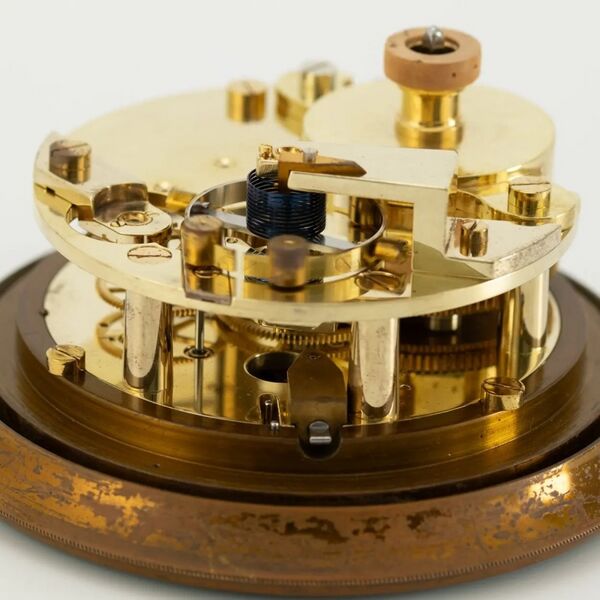 Datei:Chronometerwerke GmbH Wempe, Hamburg, Schiffschronometer No. 2330 ca. 1938 (6).jpg